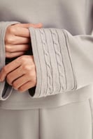 بلوزة واسعة بقصة فضفاضة