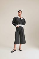 بنطلون ميدي مقلم