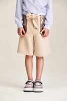 شورت بجيوب ذهبية