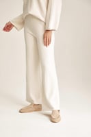 بنطلون واسع بخصر مطاطي