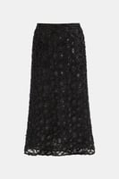 تنورة ترتر بورود بارزة