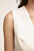 جاكيت بلا أكمام