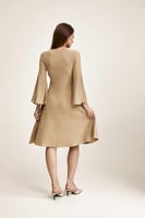 فستان لامع بأكمام جرس