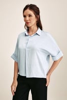 بلوزة فضفاضة بتفاصيل لامعة