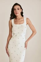 بلوزة مزينة بالكريستال