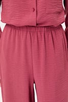 بنطلون بقصة واسعة