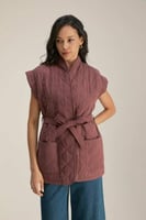 جاكيت مبطن بأكمام قصيرة