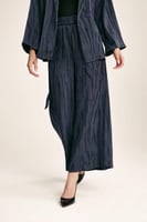 بنطلون مطبع بقصة واسعة