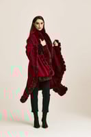 وشاح بونشو شامواة مزين بالفرو