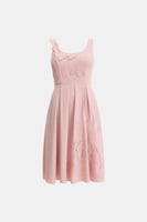 فستان مُطرز بلا أكمام