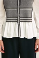 قميص بتفاصيل محبوكة مقلمة