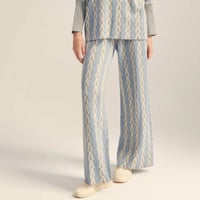 بنطلون واسع بنقوش هندسية