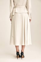 تنورة كلوش ميدي