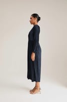 فستان بليسيه بقصة واسعة