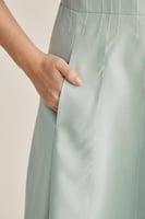 فستان بأكمام قصيرة