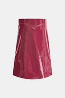 تنورة جلد لامع