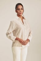 قميص مقلم بقصة فضفاضة