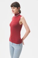 بلوزة بيسك بدون أكمام