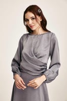 بلوزة فضفاضة درابية