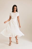 تنورة واسعة بخصر مطاطي