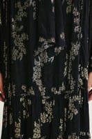 فستان مورد بياقة بربطة