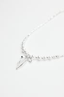 سلسال لؤلؤ مزين بفيونكة