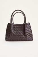 حقيبة جلد بتصميم منسوج