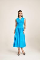 فستان بخصر ضيق