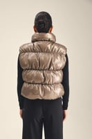 جاكيت جلد منفوخ بلا أكمام