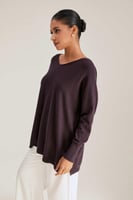 بلوزة سادة بقصة واسعة