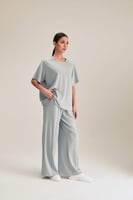 بنطلون بخصر مطاطي