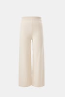 بنطلون بأرجل عريضة