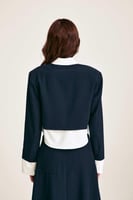 جاكيت بتصميم قطعتين بجيوب