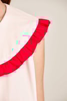 فستان بتفاصيل كشكش