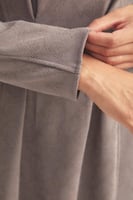 فستان بنقشة جلد الأفعى