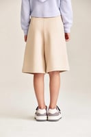 شورت بجيوب ذهبية