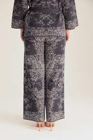 بنطلون محبوك بنقوش هندسية
