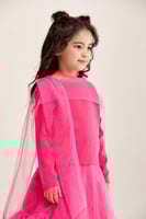 بلوزة بربطة من التول