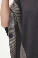 كارديغان بونشو بنقوش مقلمة