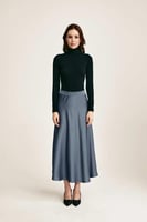 تنورة بقصة كلوش