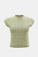 بلوزة موردة بأكمام قصيرة