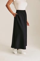 تنورة واسعة بخصر مطاطي