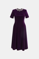 فستان مخمل بياقة كريستالات