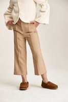 بنطلون بقصة مستقيمة