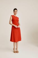 فستان ميدي بقصة A