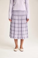 تنورة بنقوش هندسية