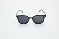 نظارة شمسية هندسية