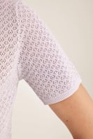 بلوزة بأكمام قصيرة