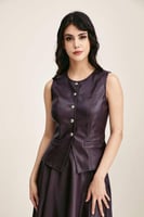 جاكيت جلد بلا أكمام