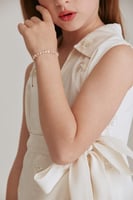 إسوارة فيونكة مُرصعه بالكريستال